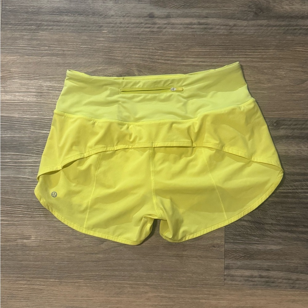 Lululemon Speed Up High Rise Shorts 4 in inseam, Size 8 - Picture 2 of 4